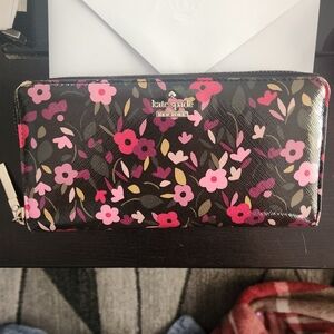 Kate Spade Wallet with flowers and rose gold zipper